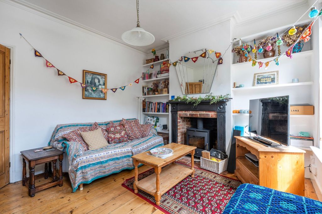 Property photo 3 of 18