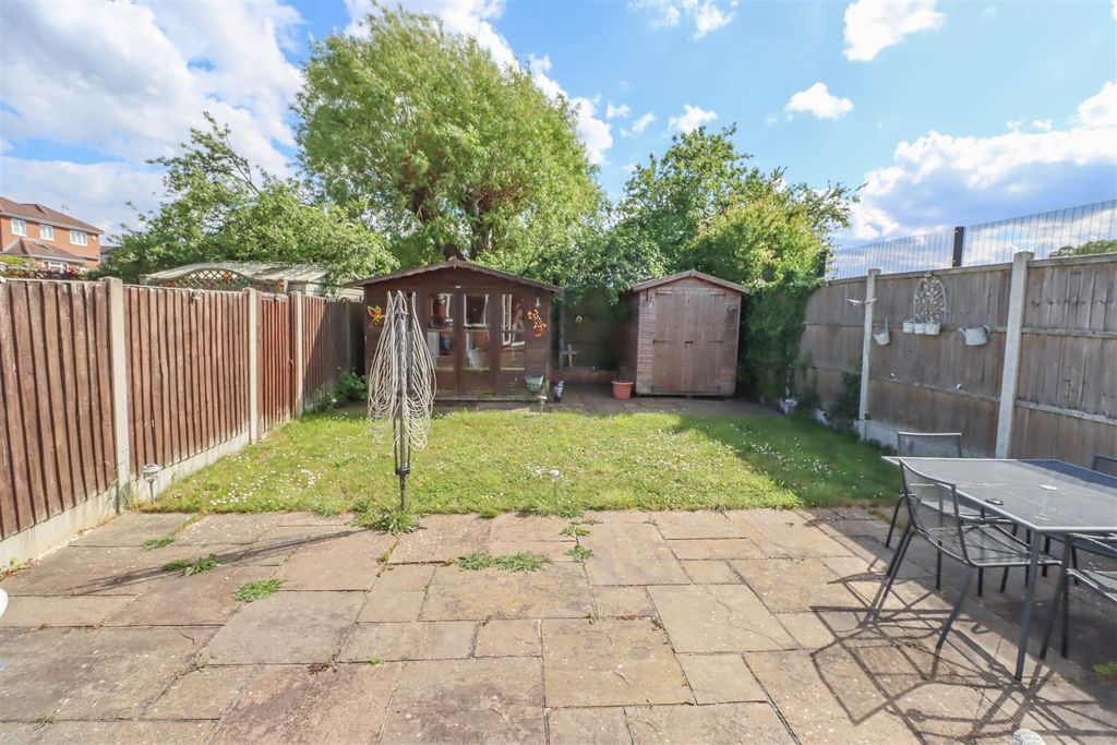 Property photo 2 of 3 21 Alderney Gardens Outside.Jpg