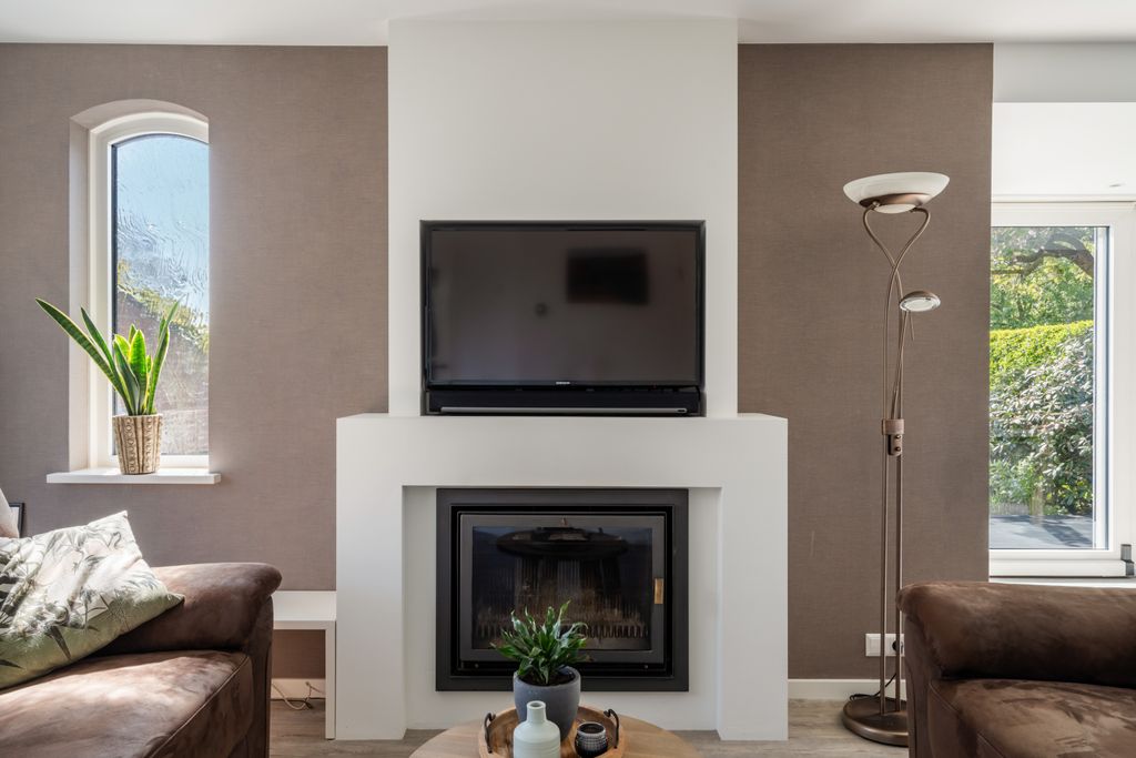 Property photo 2 of 74