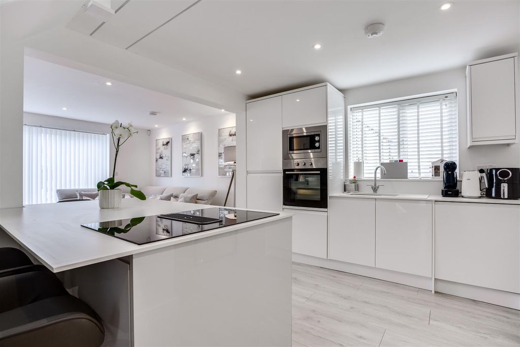 Property photo 2 of 29 Open Plan Kitchen Living