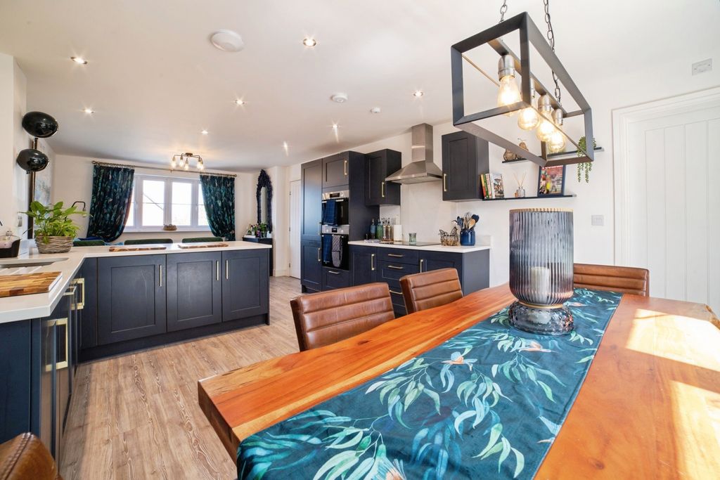 Property photo 3 of 39 Kitchen/Dining/Livin