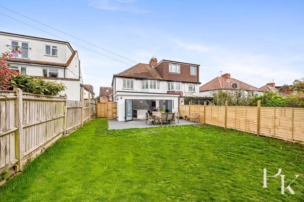 Property photo 3 of 25 Orchard Gardens 10-005.Jpg