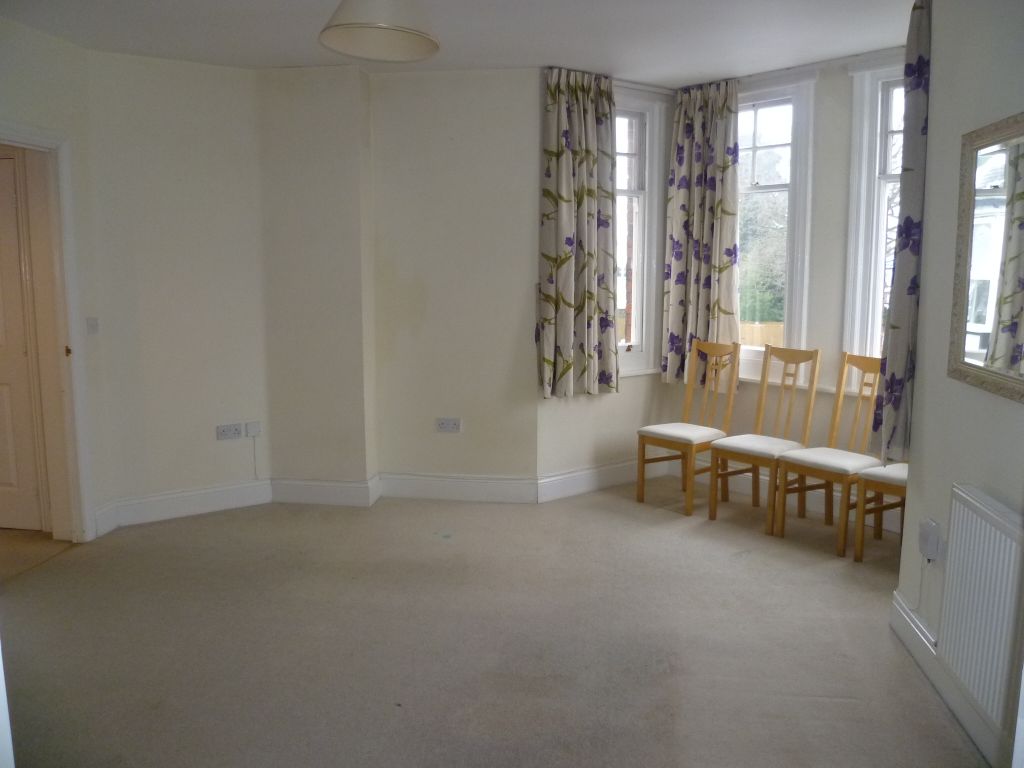 Additional image 4 of 2 bed flat to rentThe Moorings, Aldenham Road, Bushey, Herts WD23