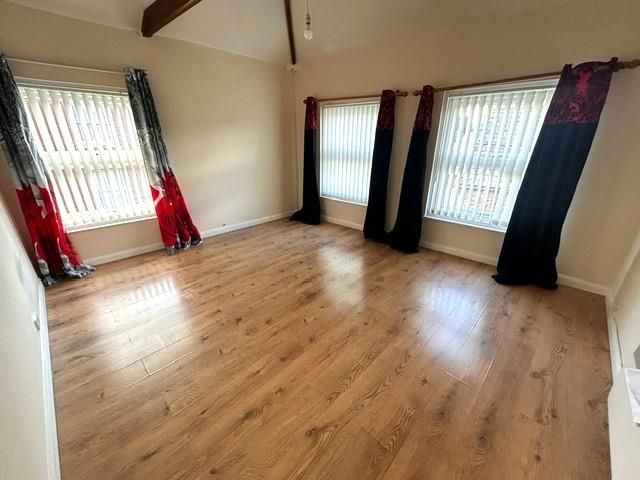 Property photo 2 of 4 Living Room