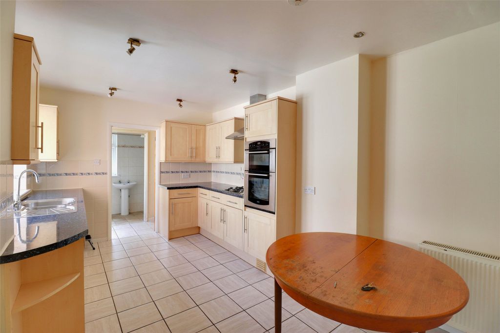 Property photo 3 of 22 Picture No. 04