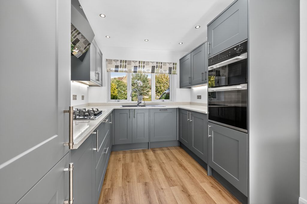 Property photo 3 of 22