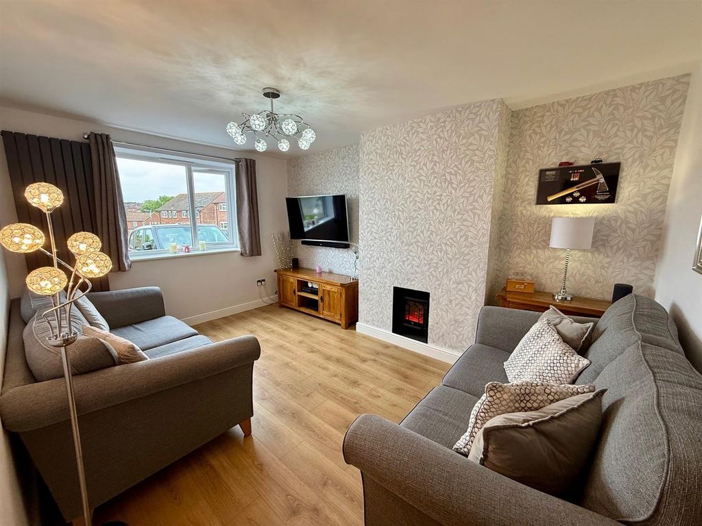 Property photo 3 of 14 3.Jpg