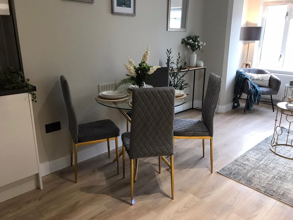 Property photo 3 of 9 Photo 8