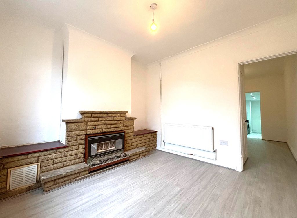 Property photo 3 of 21 Gallery