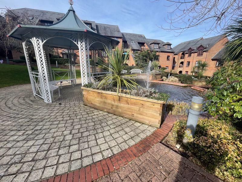 Property photo 1 of 37