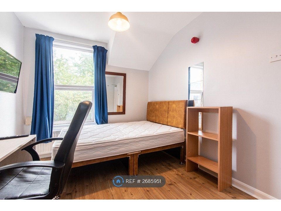 Property photo 3 of 10 A Bedroom