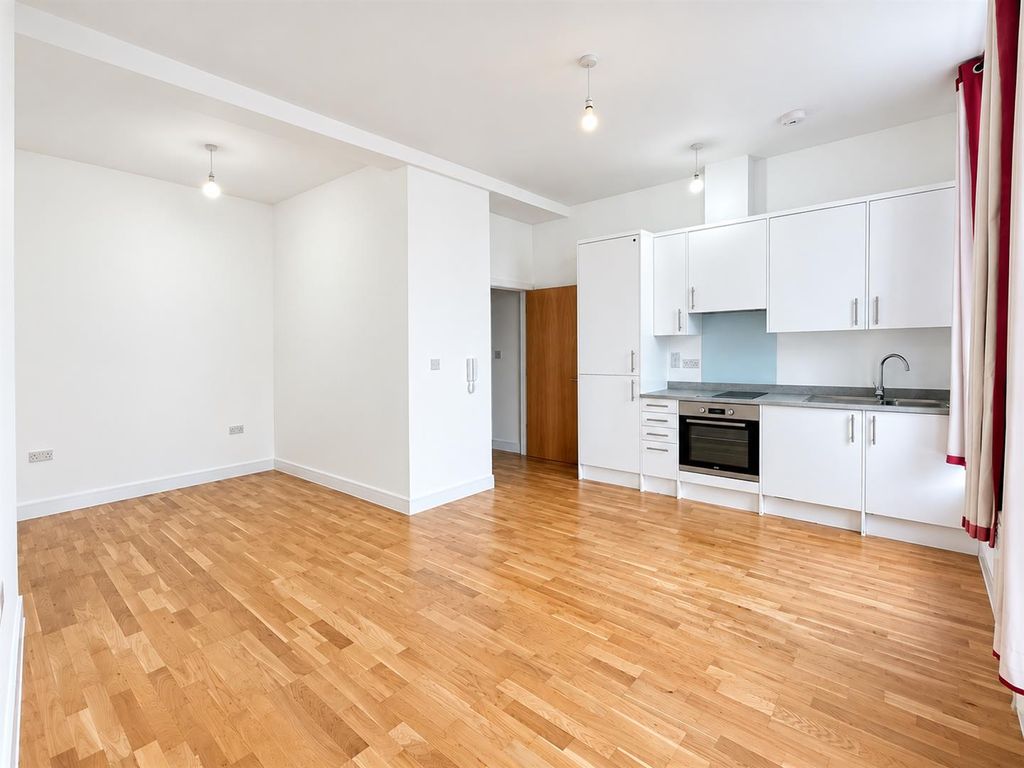 Property photo 3 of 6 2