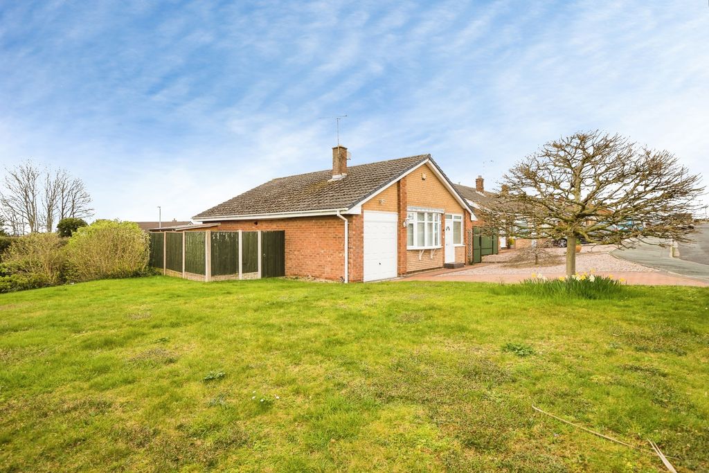 Property photo 2 of 20 Front Garden