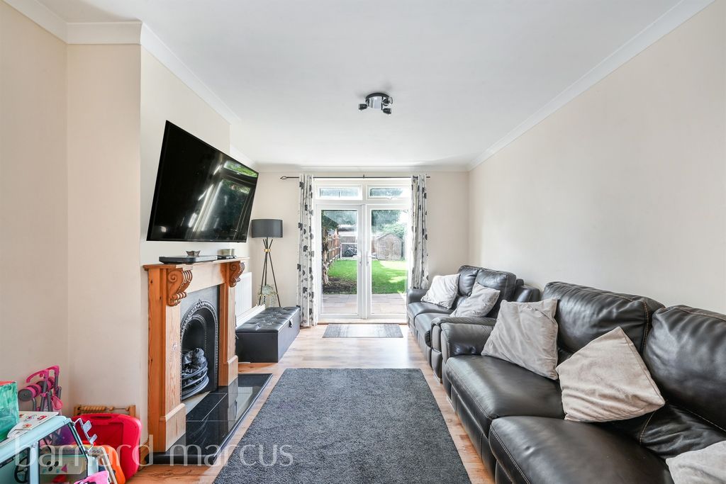 Property photo 2 of 9