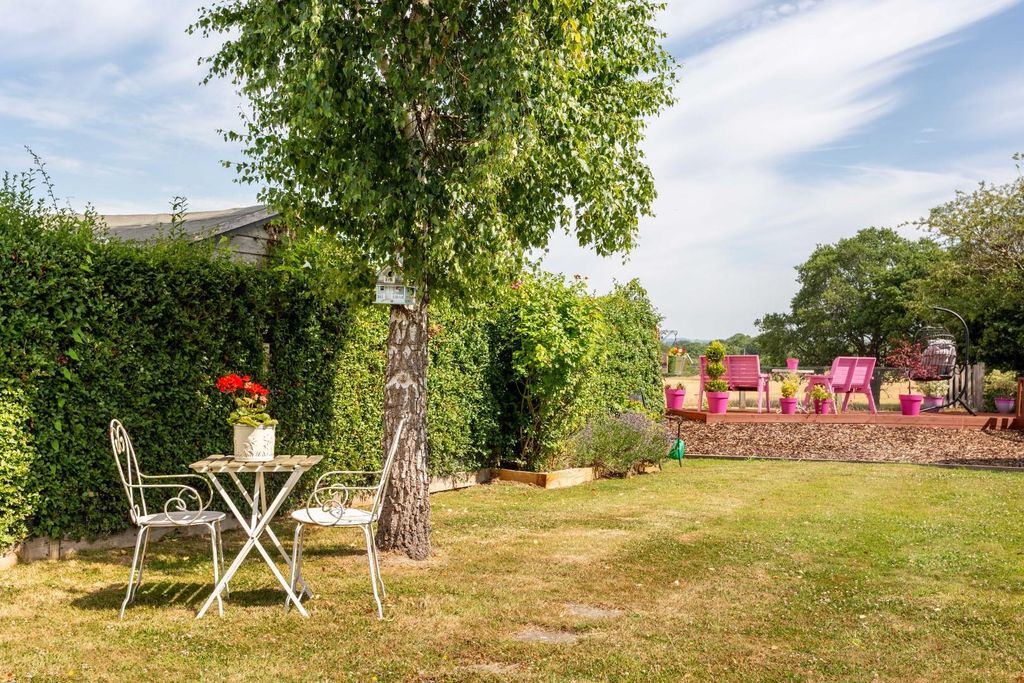 Property photo 3 of 28 Staples Barn-9.Jpg