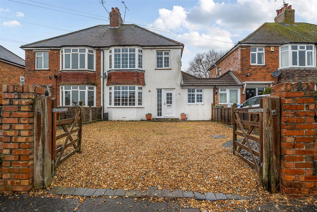 Property photo 1 of 23 For Sale By Aspire Residential | Acacia Avenue