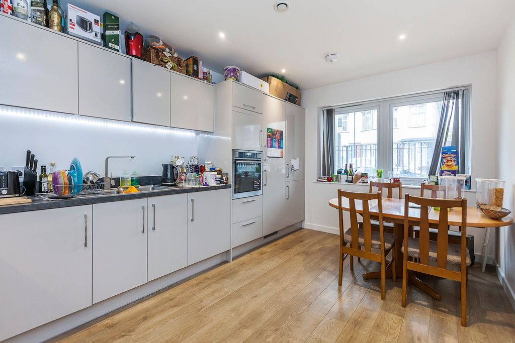 Property photo 3 of 12 Kitchen