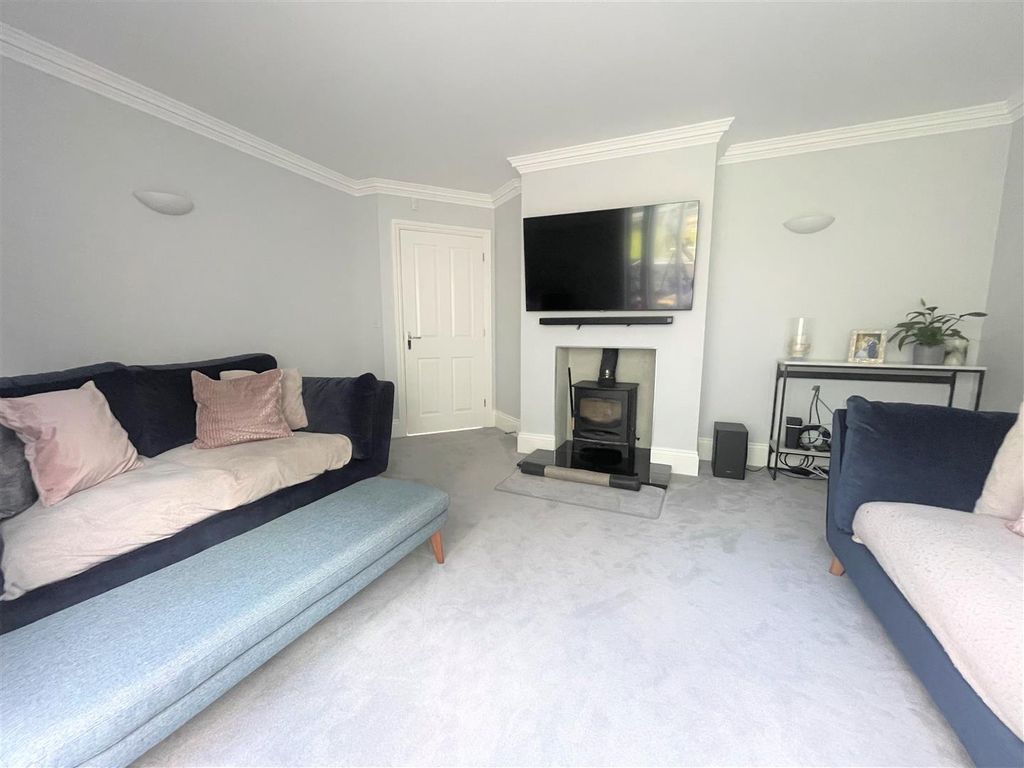 Property photo 3 of 14 Living Room