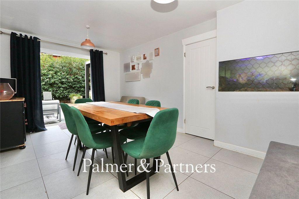 Property photo 3 of 28 Picture No. 05
