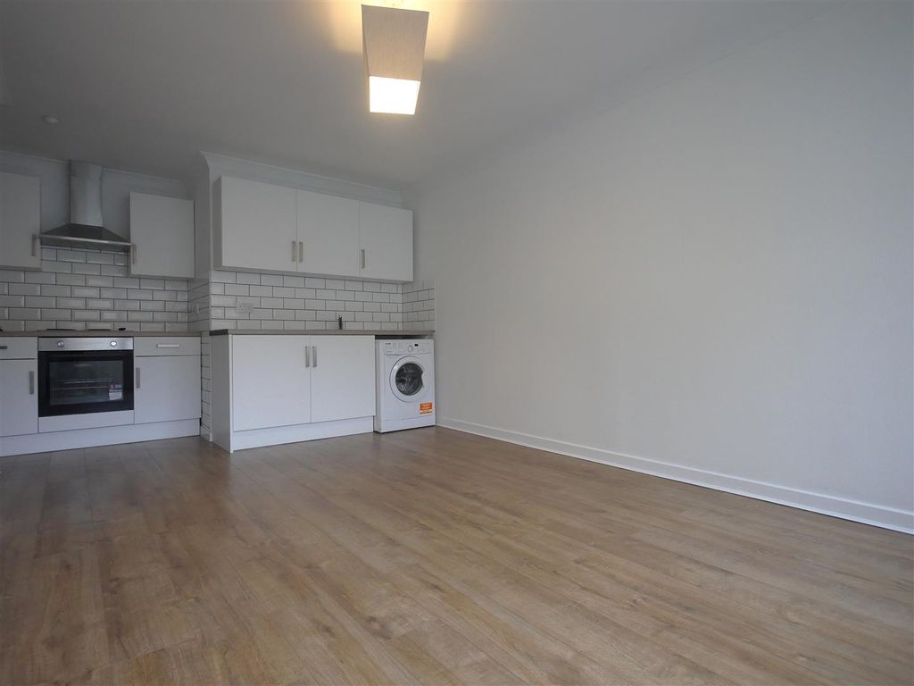 Property photo 3 of 9 P2110363.Jpg