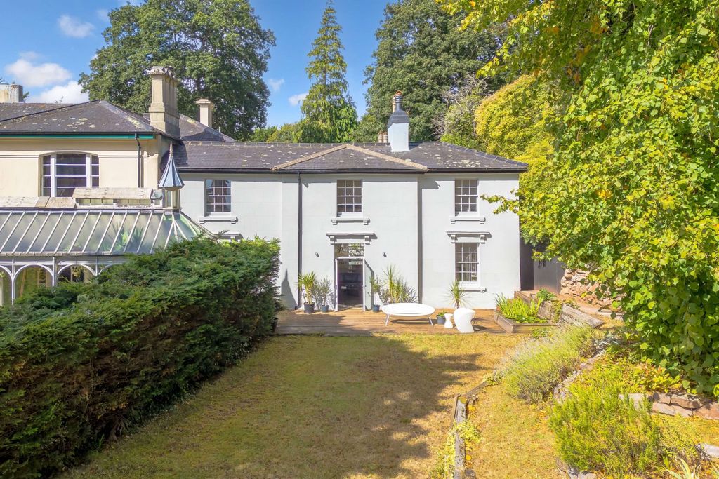 Property photo 1 of 31