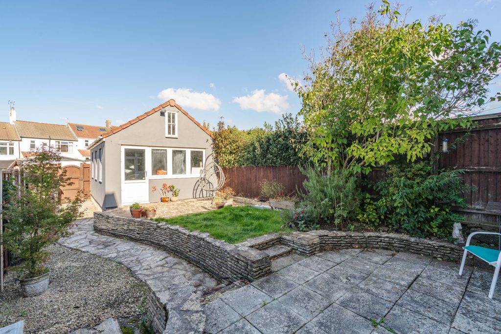 Property photo 2 of 20 Photo 2