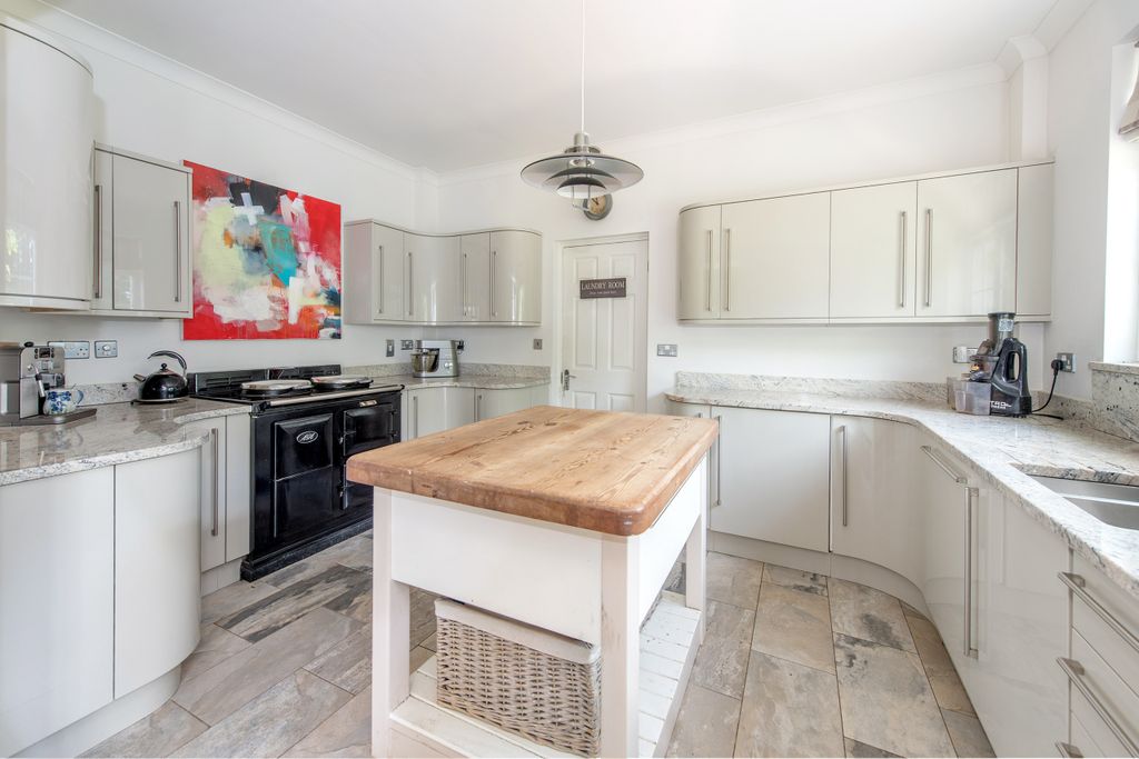 Property photo 3 of 34 Kitchen / Dining Room