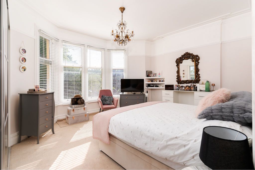 Additional image 8 of 6 bed end terrace house for saleVictoria Square, Penarth CF64