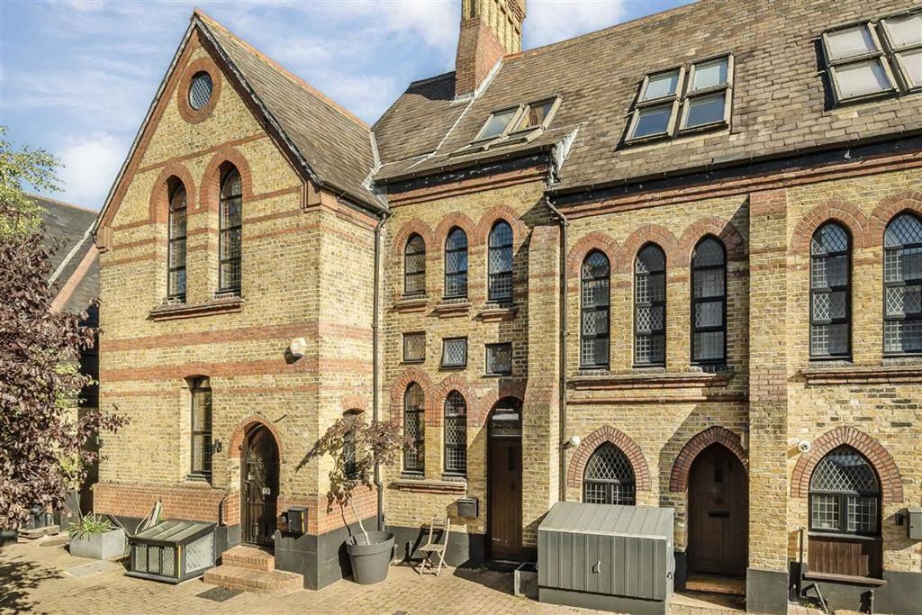 Property photo 1 of 11