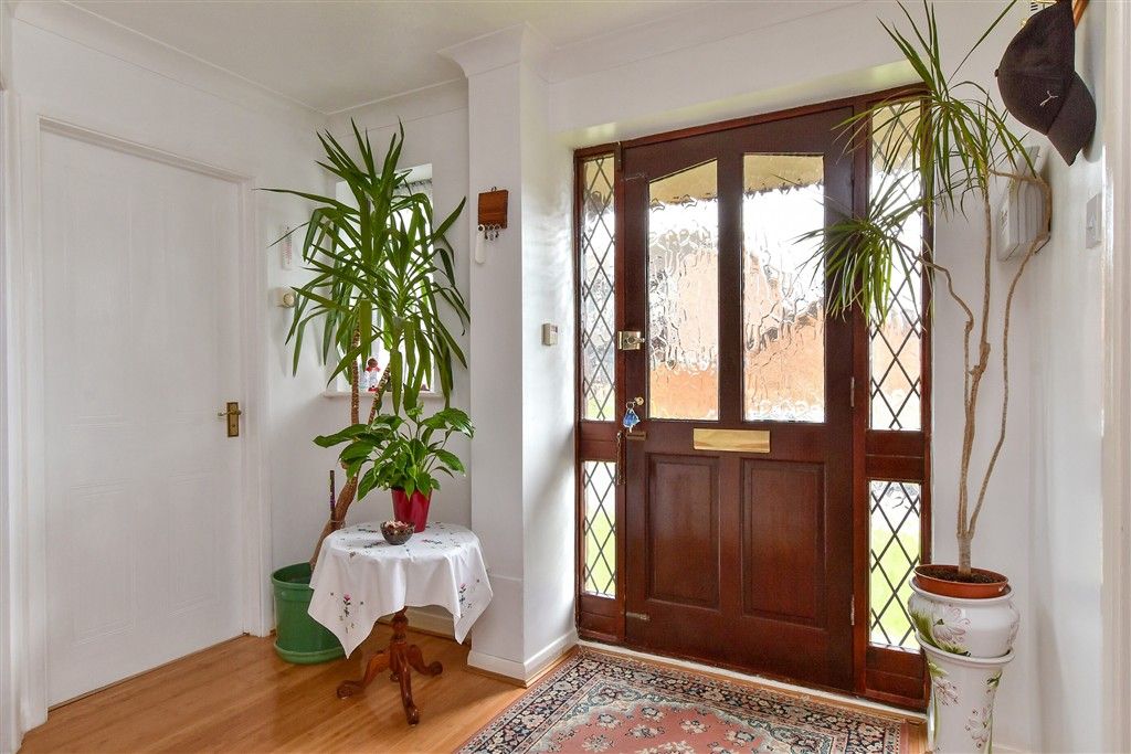 Property photo 3 of 18 Entrance Hall