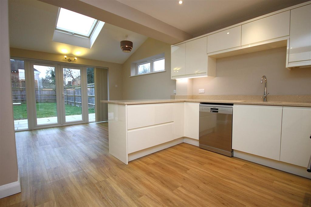 Property photo 3 of 34