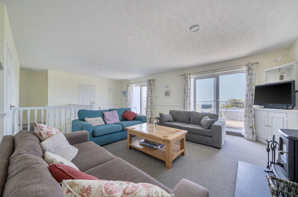 Property photo 3 of 27 1440968-14-69d658...