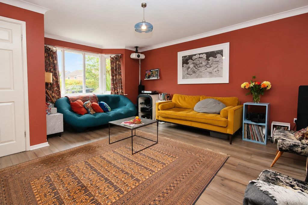 Property photo 3 of 27 1ee49217-3971-462c-9348-Bf65Abc86183.Png