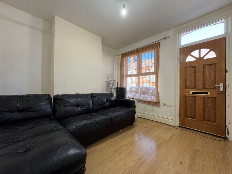 Property photo 3 of 9 Photo 8