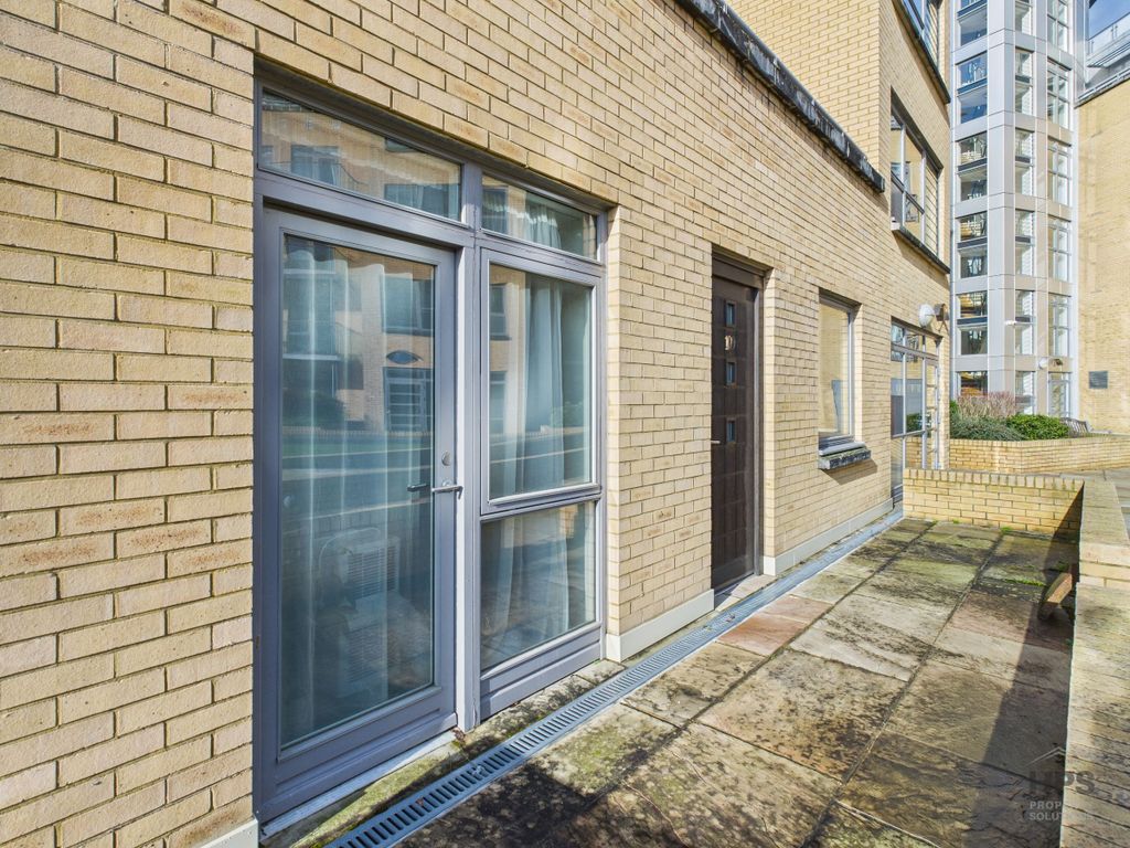 Property photo 2 of 25