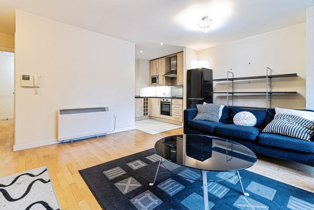 Property photo 3 of 8 Photo