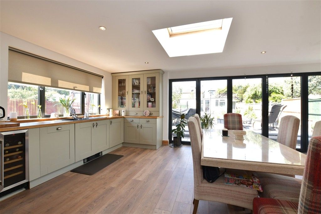 Property photo 2 of 20 Kitchen/Dining Area