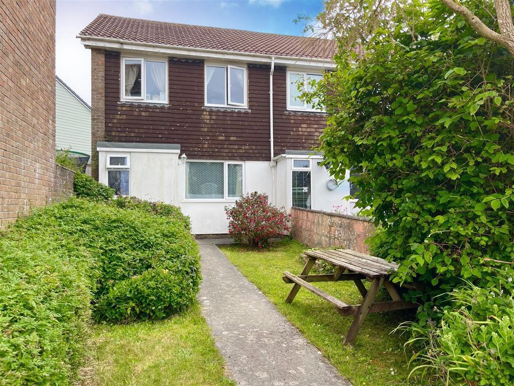 Property photo 1 of 11 Outside