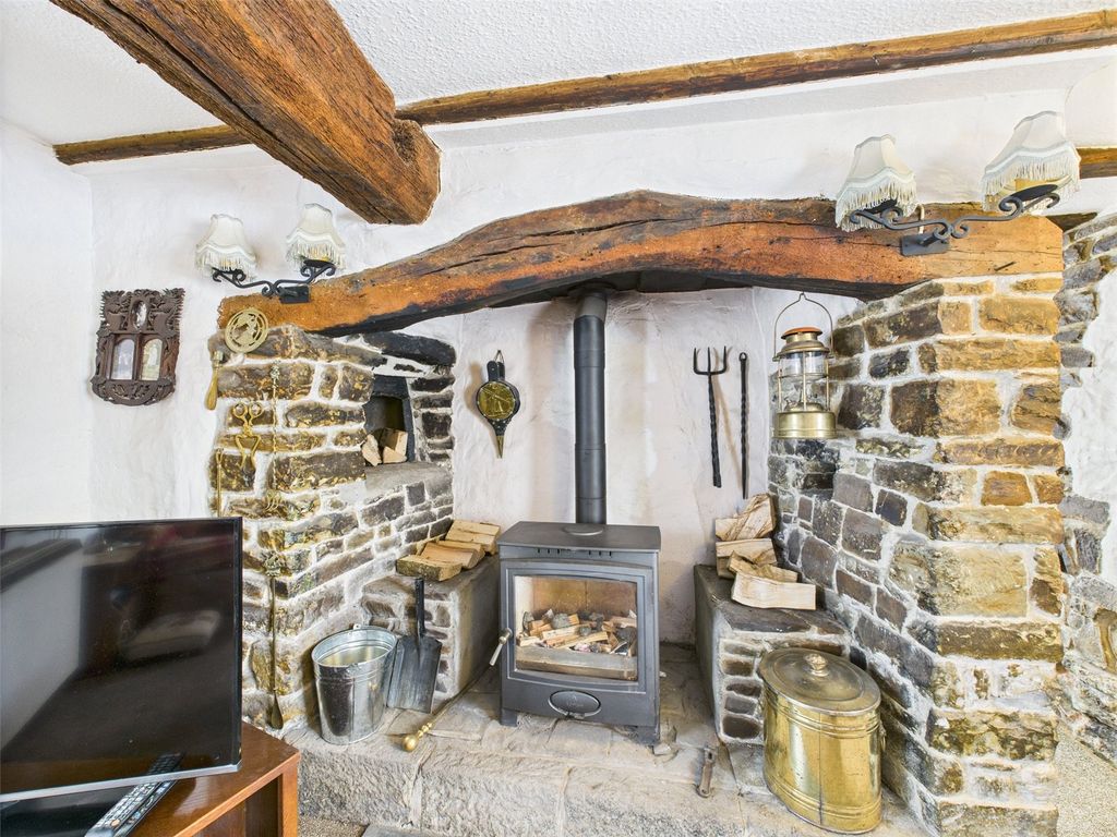 Property photo 3 of 25 Fireplace