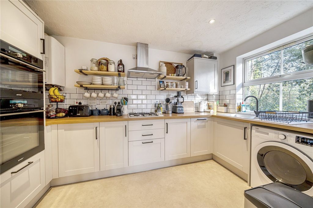 Property photo 2 of 14 Picture No. 04
