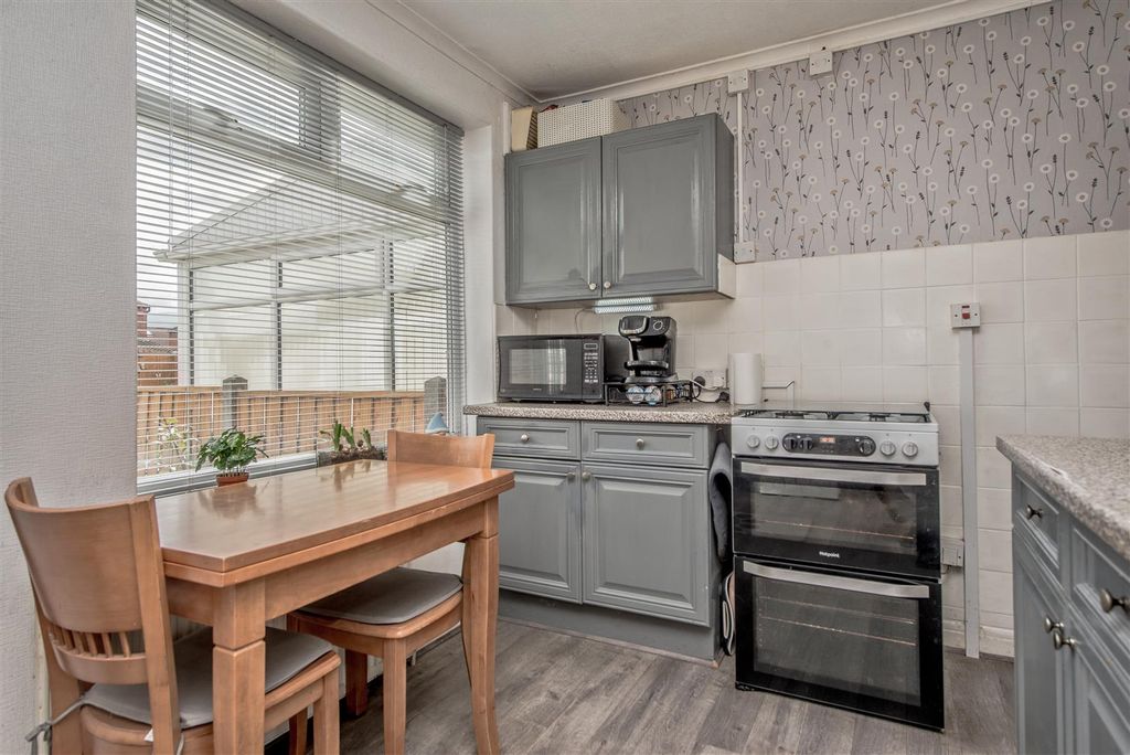 Property photo 3 of 16 Fitted Dining Kitchen: