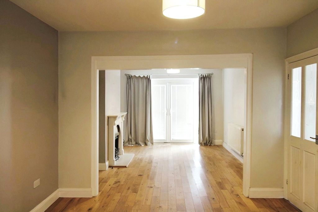 Property photo 3 of 8 Picture No. 04