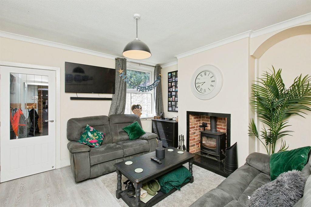 Property photo 3 of 14