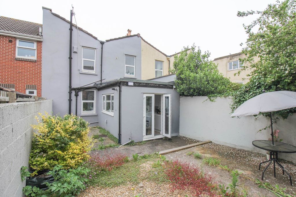 Property photo 2 of 15