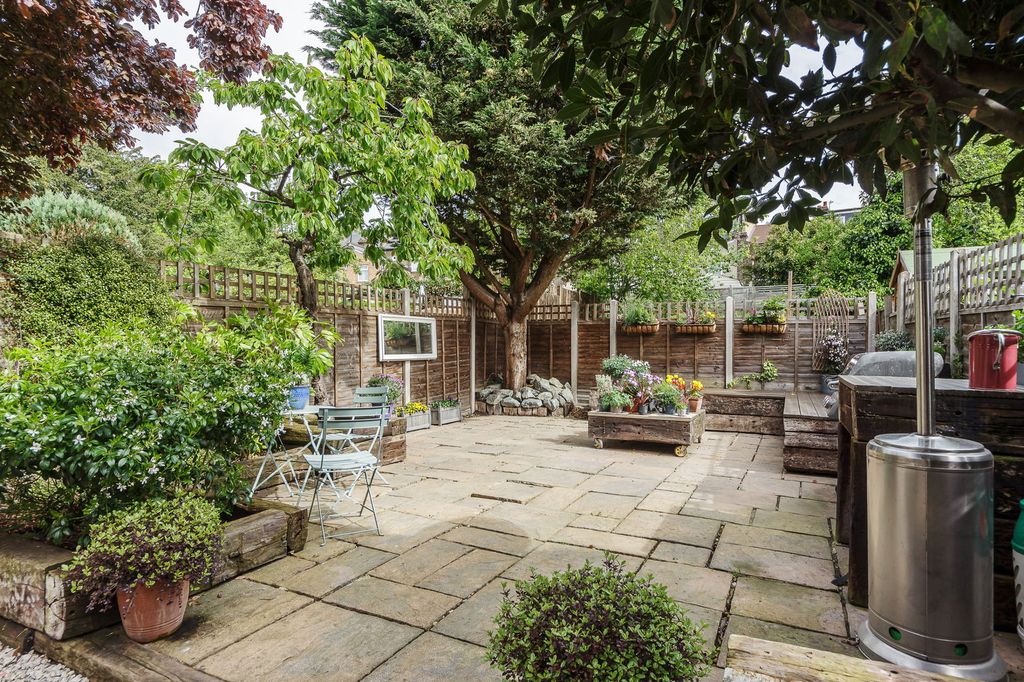 Property photo 3 of 24