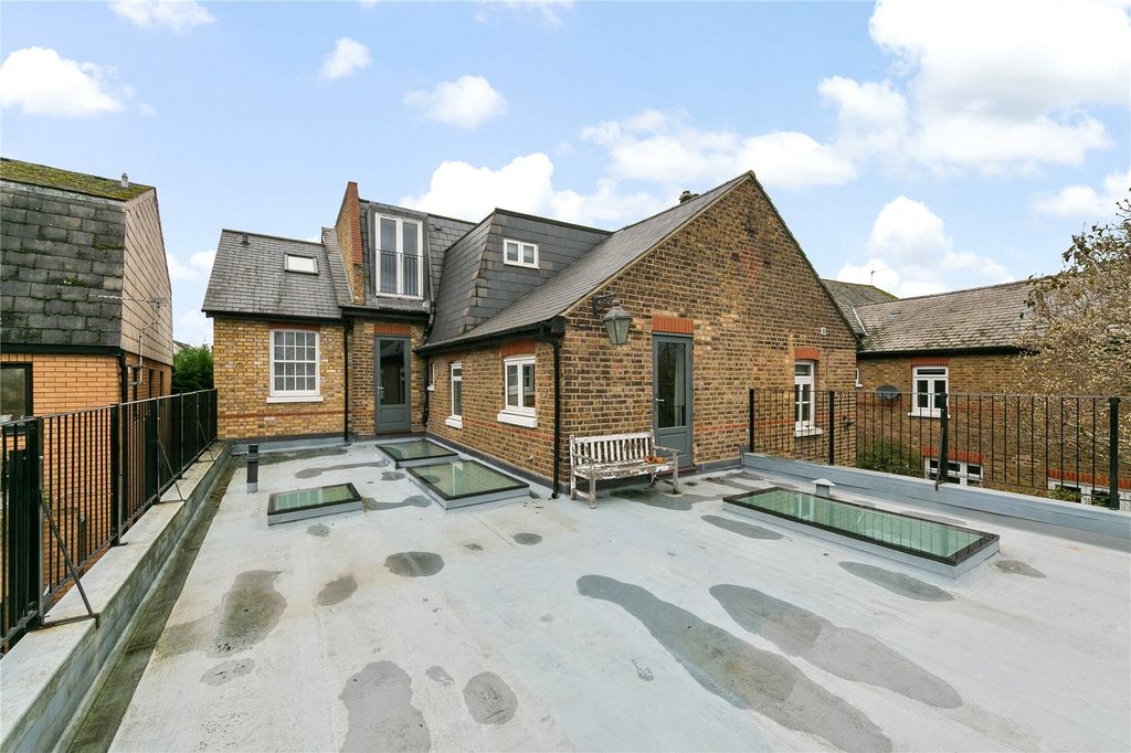 Additional image 39 of 6 bed semi-detached house for saleUxbridge Road, Hampton TW12