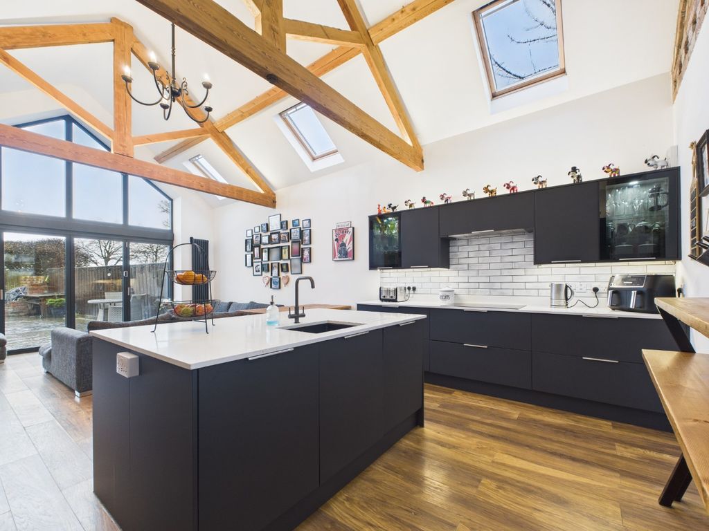 Property photo 3 of 21 4541246