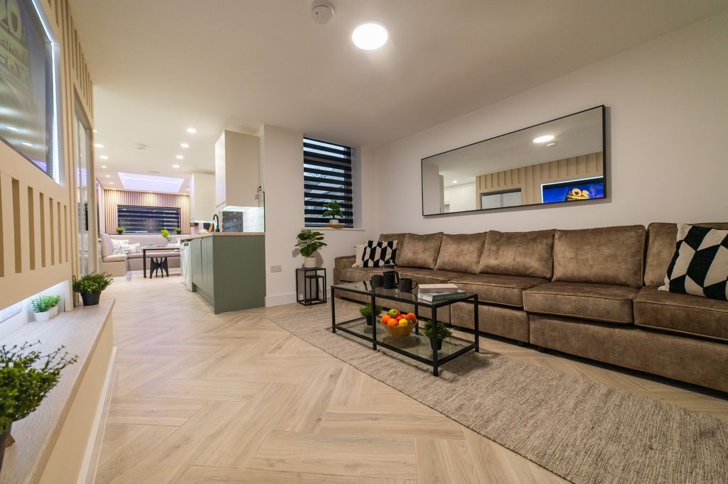 Property photo 3 of 26 Call 02920 668585 To Secure Your Viewing _11