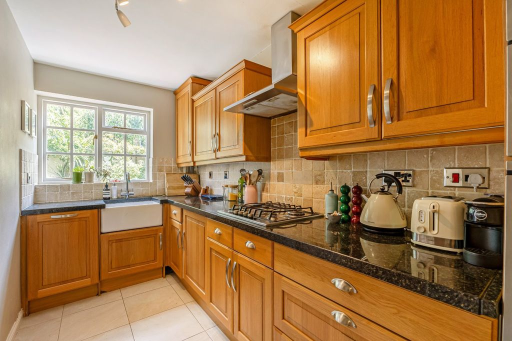 Property photo 3 of 22 Kitchen