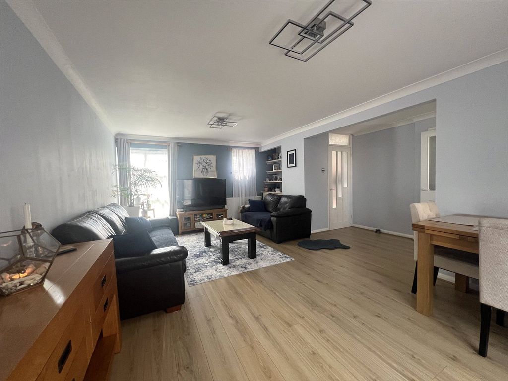 Property photo 3 of 19 Picture No. 04